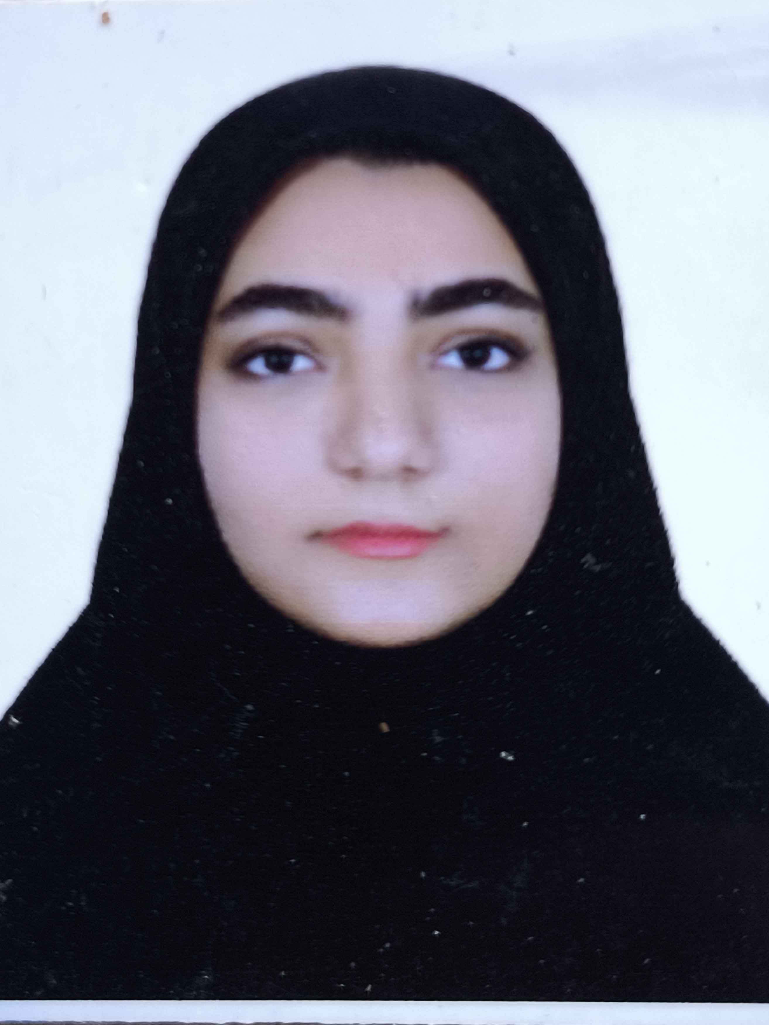 نرگس عمادآبادی